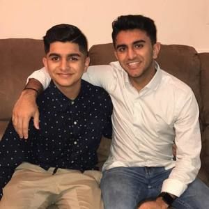 Meet your Posher, Junaid